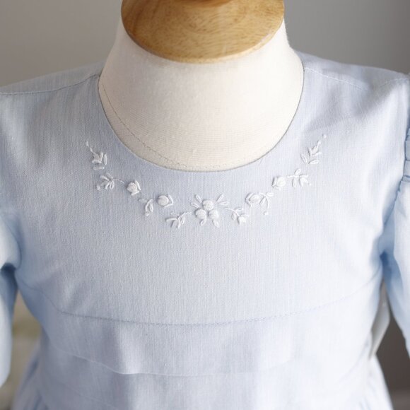 Strasburg Blue Dress 100% Cotton Linen Size 6 Hand Embroidery French Tucks RARE - Picture 2 of 6